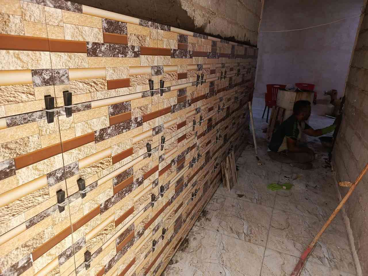 السلام عليكم ورحمة الله وبركاته..  الخلفه ابو محمد الخالدي 
لبخ سمنت جص بورك كاشي سيراميك بناء طابوك بلوك ترميم تفليش تطبيك مقرنص ارضيات لبخ وجهات صبغ كافة العمل سرعه ونضافه درجة اولى الاسعار المناسبه #حالين_فارغ_حالين_فارغ اتصل وخادم ***********
