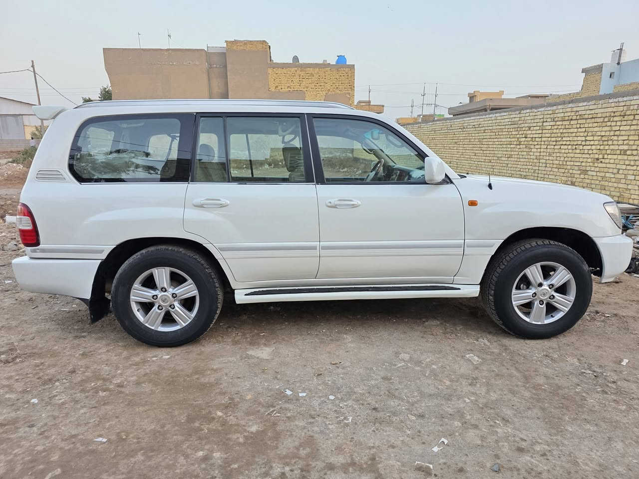 السلام عليكم 
سيارة لاند كروز موديل 2006  بأسمي تحويل مباشر 
مصبوغة أحزام 
السعر 140$ 
للاستفسار الاتصال على الرقم 
***********
***********
العنوان /واسط / الكوت الجديدة
