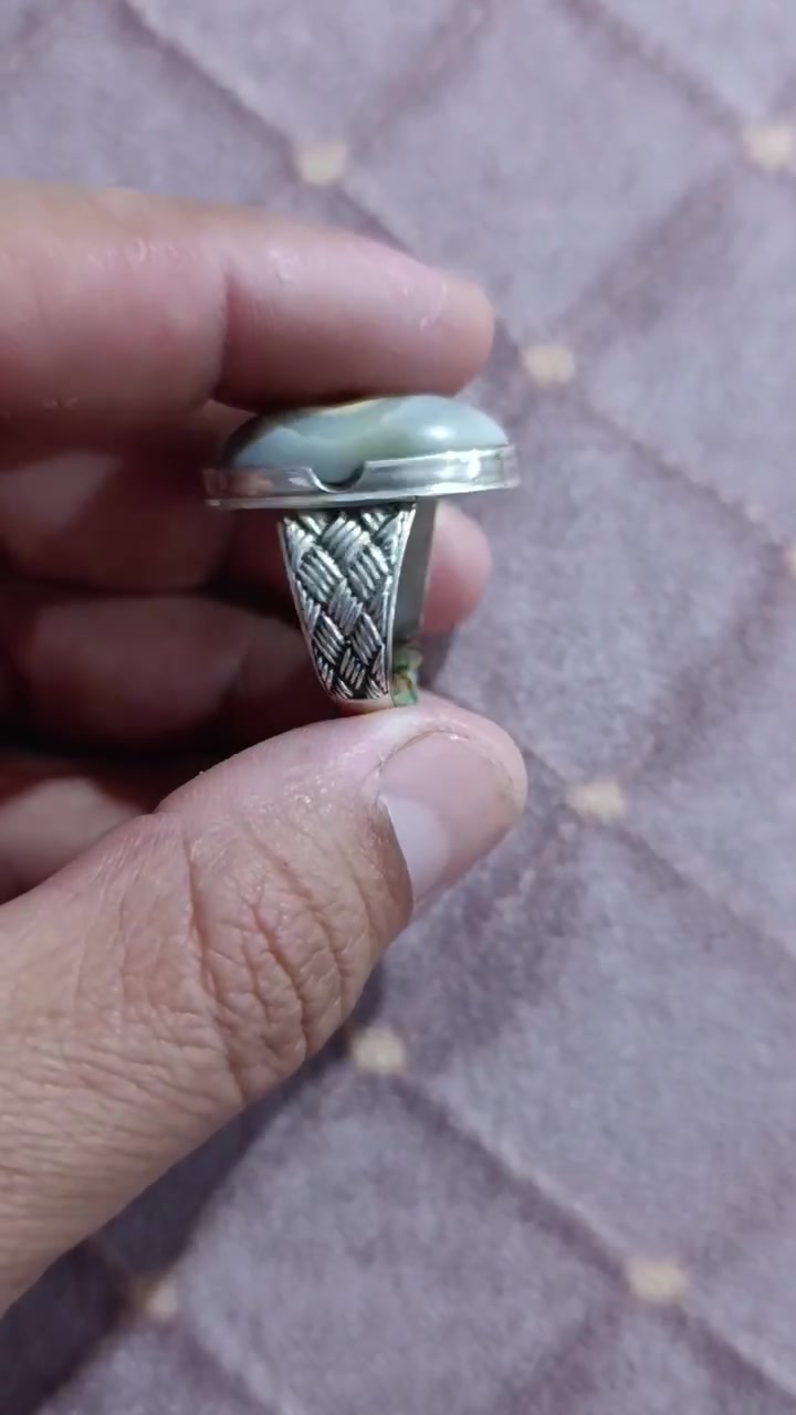 احجار وخاتم فضه رصاصي قديم وخواتم ٢ نحاس 1مصور وثاني رصاصي كلهن للبيع السعر ٥٠ الف الكل نهائي


**إذا كنت صاحب هذا الإعلان وتريد حذفه لأي سبب، رجاءا أرسل رسالة إلى الدعم الفني**