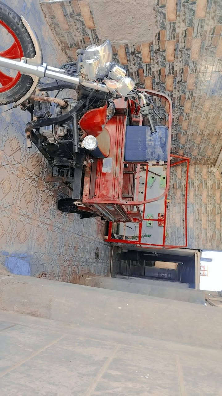 سلام عليكم ستوته 13 رقم وسنويه محرك25اكسن وكير ومحرك مكفولات كفاله عامه ستوته شوفت عينك وبعد أحله من الصوره كهربائيات كله شخاله وراعيها موجود سعر 1400وبيه مجال حك الجيه ***********
