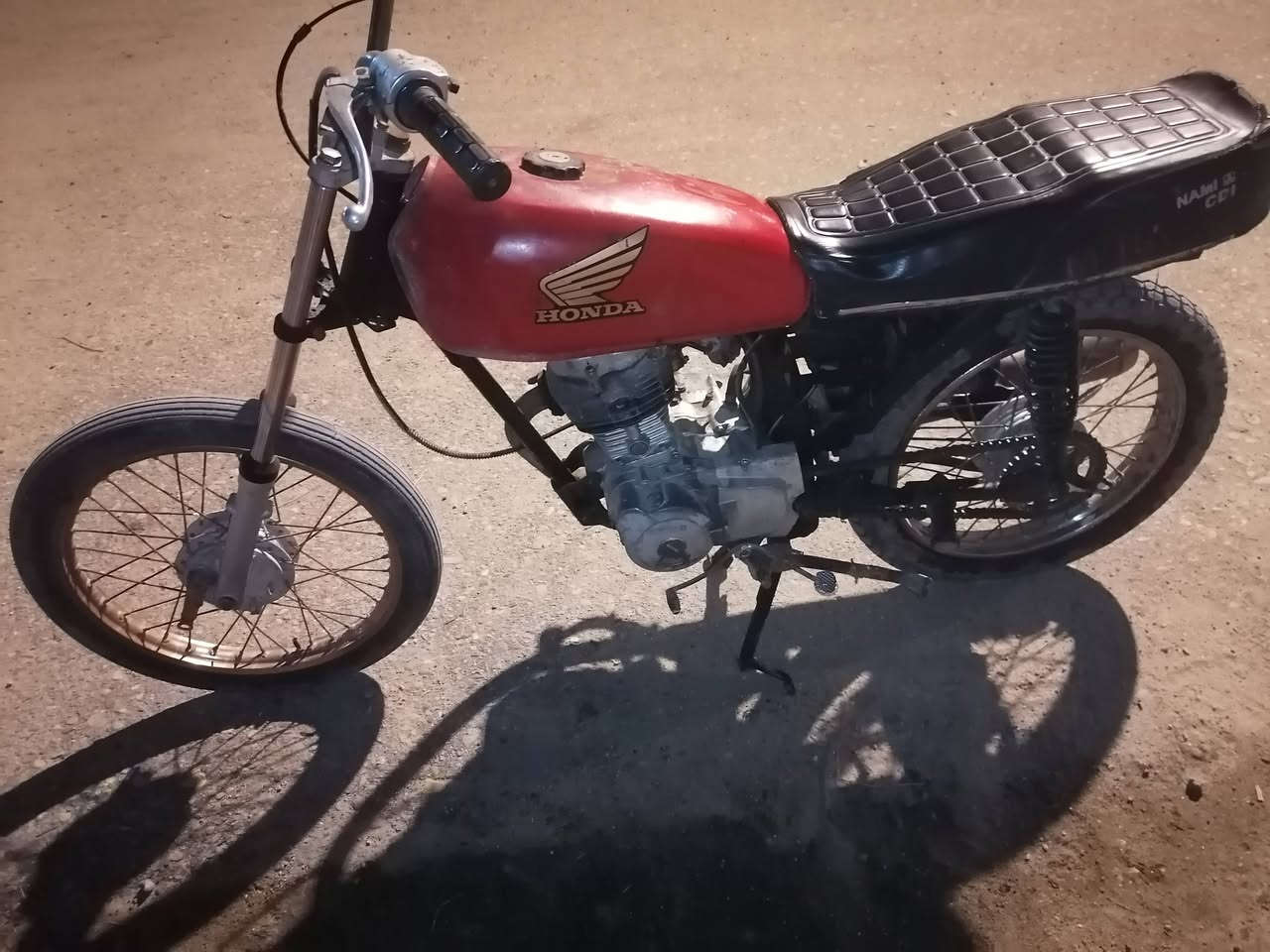 دراجه للبيع ادوات السعر 250 العنوان ابو الخصيب رقم ***********
