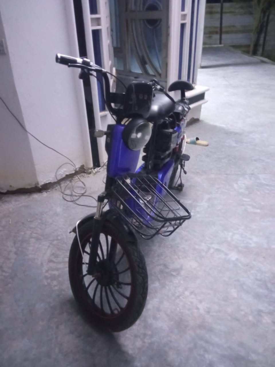 سلام عليكم باسكل للبيع شغال وكامل مابيه اي نقص بطارياته جداد سعره 350وبيه مجال حك الجيه 
المكان كربلاء براهمية الوند ‏‪ 0774 759 4697‬‏
