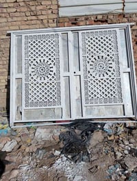 باب بيت للبيع جديد بس متسخدم السعر 130 ألف وبي مجال  07827296191