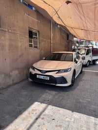 كامري تكسي دبي 2022 اصل مكفوله رقم الهاتف 07722837948  السعر 152