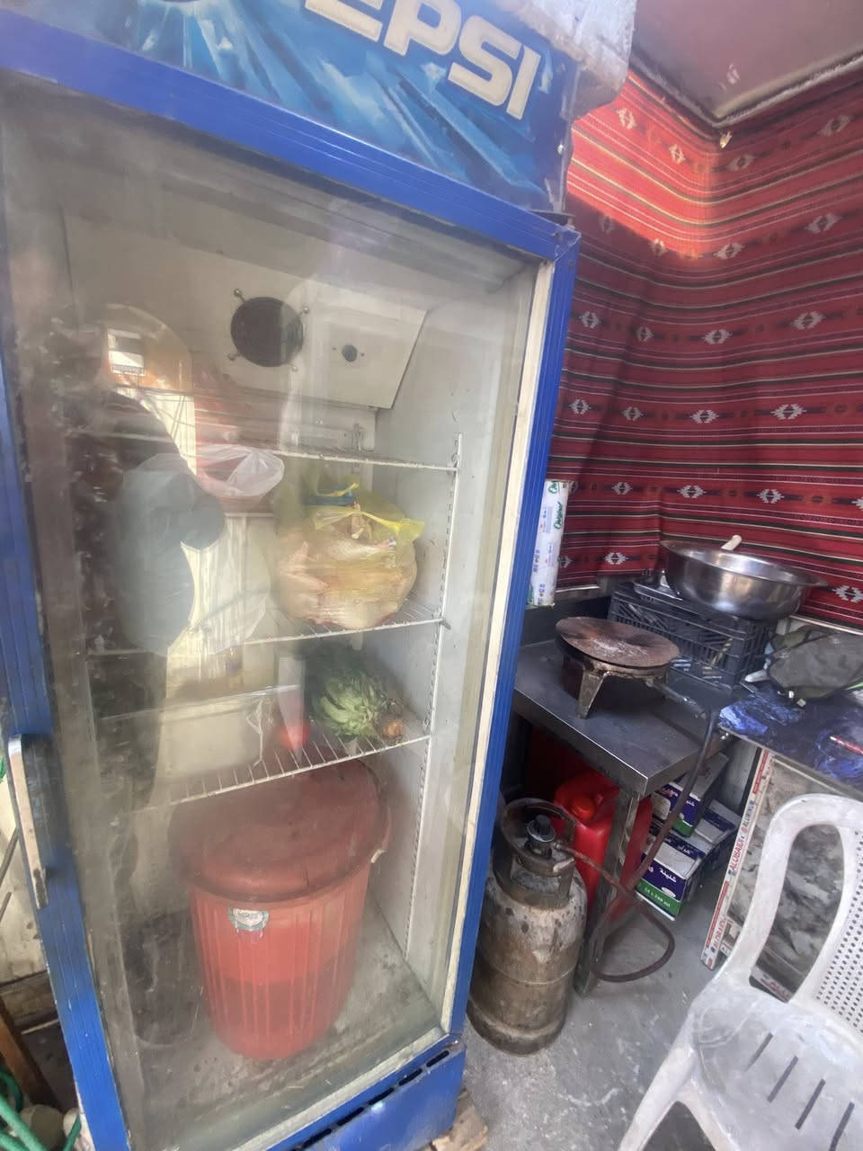 للبيع لعدم التفرغ بموقع ممتاز على شارع حيوي محل شعبي متكامل شوي دجاج و همبركر على الفحم  مع كامل الملحقات  العنوان بغداد شارع المركز  
ملاحضة  : ابيع المحل بالكامل فقط 

0788 287 2228
