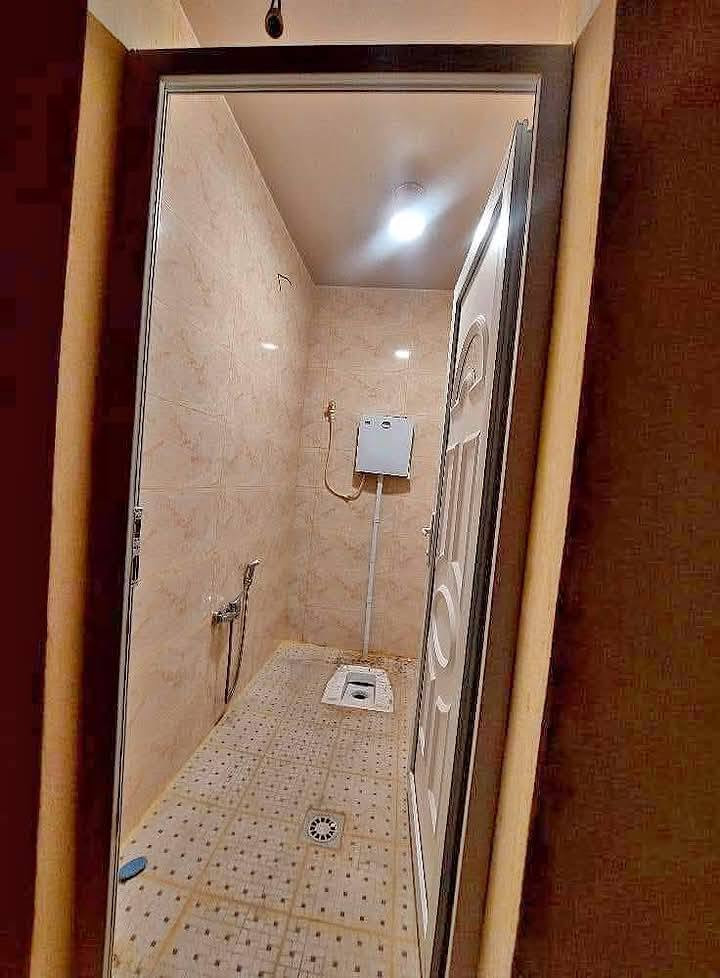 سلام عليكم بيت مساحته 300 متر طابو زاعي أصولي بسمي البيت
يحتوي 3 غرف 

او صالتين 

3 صحيات

حديقتين 

خلفيه او اماميه او كراج او مخزن 

العنوان ابو الخصيب مجيبره مقابيل اسواق حجي شنان رقم الهاتف ***********

يبعد عن سارع العام السياحي 100 متر 

السعر 140
