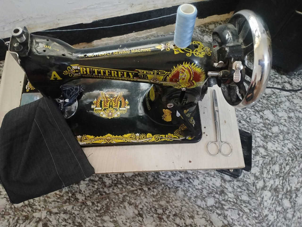 مكينه فراشه يخبل خياطه قليل الاستعمال مع ميز ب 50بيه مجال قليل


**إذا كنت صاحب هذا الإعلان وتريد حذفه لأي سبب، رجاءا أرسل رسالة إلى الدعم الفني**