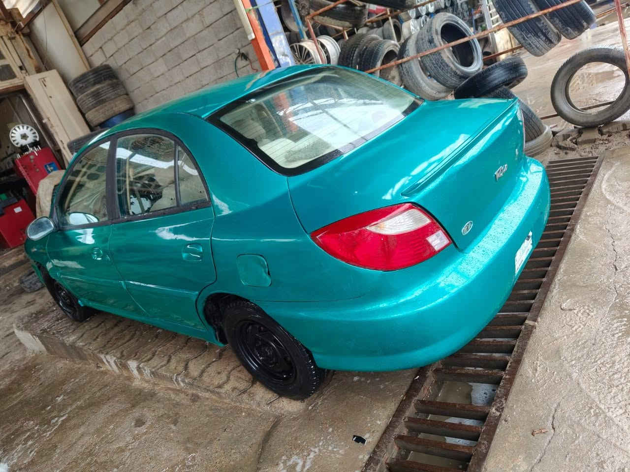 كيه ريو خليجي مديل 2001 سياره جاهزه مكينه 1600 اوتماتيك مكينه كير نضاف تخم تاير حداديه تبريد شغال كهربائيات شغاله  مكفوله من الضربه والتبديل صبغ للجماليه رقم بغداد سنويه ل27 مالكها يمي مكانها نجف السعر 39 مكلف بنشر الاتصال عله رقم ‏‪***********‬
