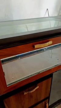 فاترينة • عرض 3م • نظام كاشير