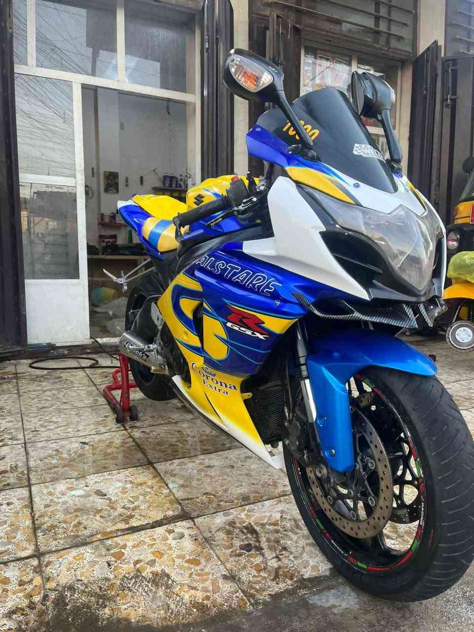 السلام عليكم دراجه GXR موديل 2016 حجم المحرك 1000cc الدراجه كفاله من كلشي الدراجه خير من الله ما ناقصها شي مبرمجه و كامله السعر 50 وبيها مجال مكاني بغداد الحسينيه و هذا رقمي *********** للشراي يتصل Colombo, Sri Lanka
