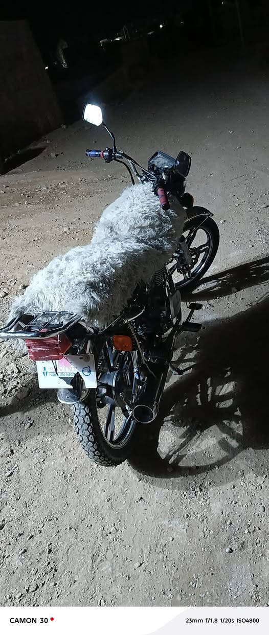 السلام عليكم شباب بيع مستعجل  موطور  موديل 22 ما مفتوح اوراق موجوده التواصل *********** ادمن 🥰
