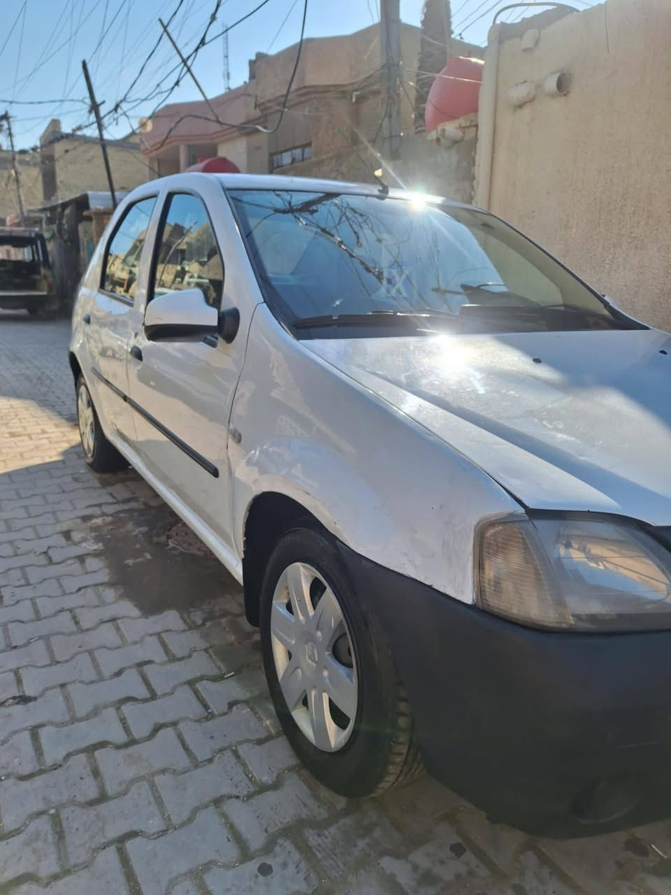 رينو لوكان موديل 2010فحل مكينه وكير مكفولات صدر جديد 
سنويه جديد هزه جديده شرط تحويل  جامه جديده
مكفوله ضربه وصبغ ما عدا الهلال الخلفي 
سياره جديده وجاهزه مابيه اي نقص 
السعر 52وبيها مجال للشراي 
مكاني بغداد الشعب ***********
