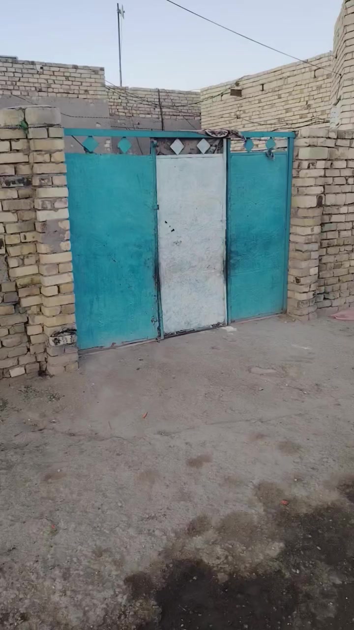 سلام عليكم بيوت عدد 2 قرب سيد ماجد ابو سدره ***********
