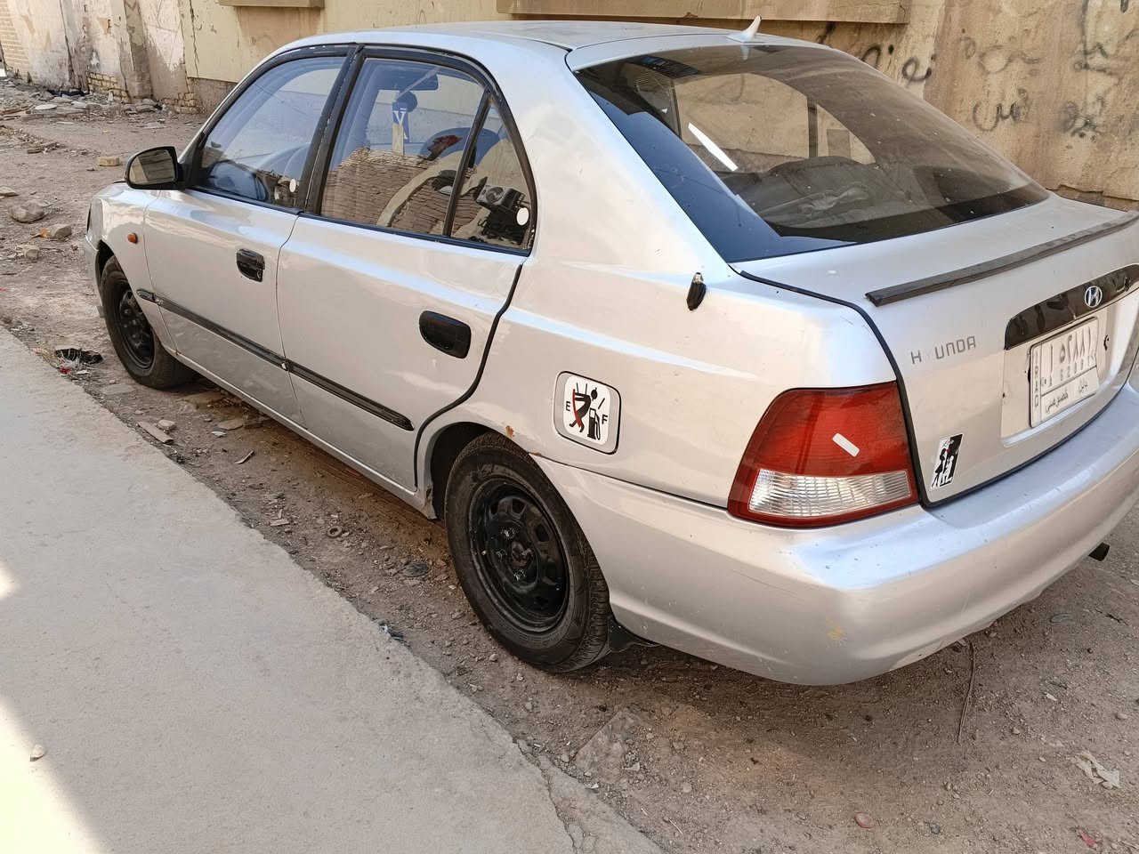 سلام عليكم هونداي اكسنت 2000سيارة حلوة نضيفة تخم تاير سنوية 2027جديدة بس محركهة بي خيط بخار سعر28وبيهة مجال ***********

