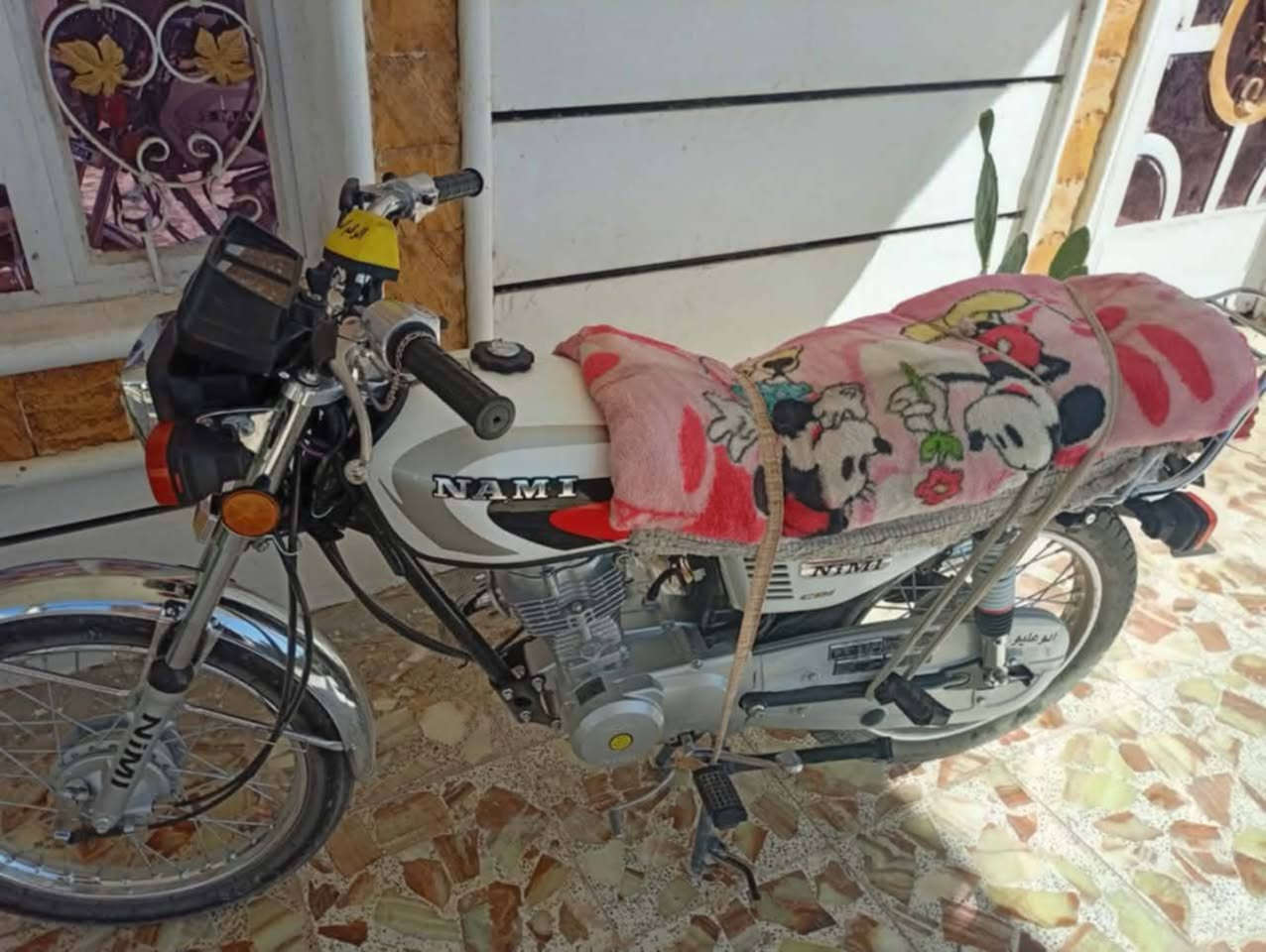 سلام عليكم دراجه نامه خمسه وعشرين أوراق ب٧٠٠ وبيه مجال
مكاني محاويل***********
