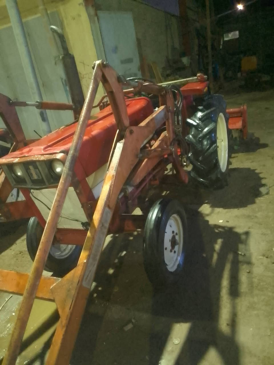 سلام عليكم كاروبه ياباني  27حصان ع الشركه مع ملحقاتهه كيله ورفاس السعر 35 ورقه العنوان  ,  الصويره للاستفسار الاتصال على الارقام  ***********/773114251
