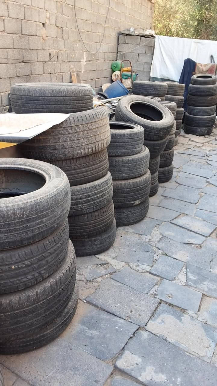 سلام عليكم  اطارات  فتح نضيفه كلش  سعر زوج ١٥   كلهن ٢٥ زوج   قياسات منوعنه   من ال ١٣ الخلفي. ونته صاعد  ال ٢٠ مثلا مال سايبه ماكو  او ١٤ بس تكه.  ١٥ زوج ومنوعات  اكو هواي وقياسات حلوه. شراي. طب. ما تشتري. لا تعبني. اي ستفسار  تصل ***********

