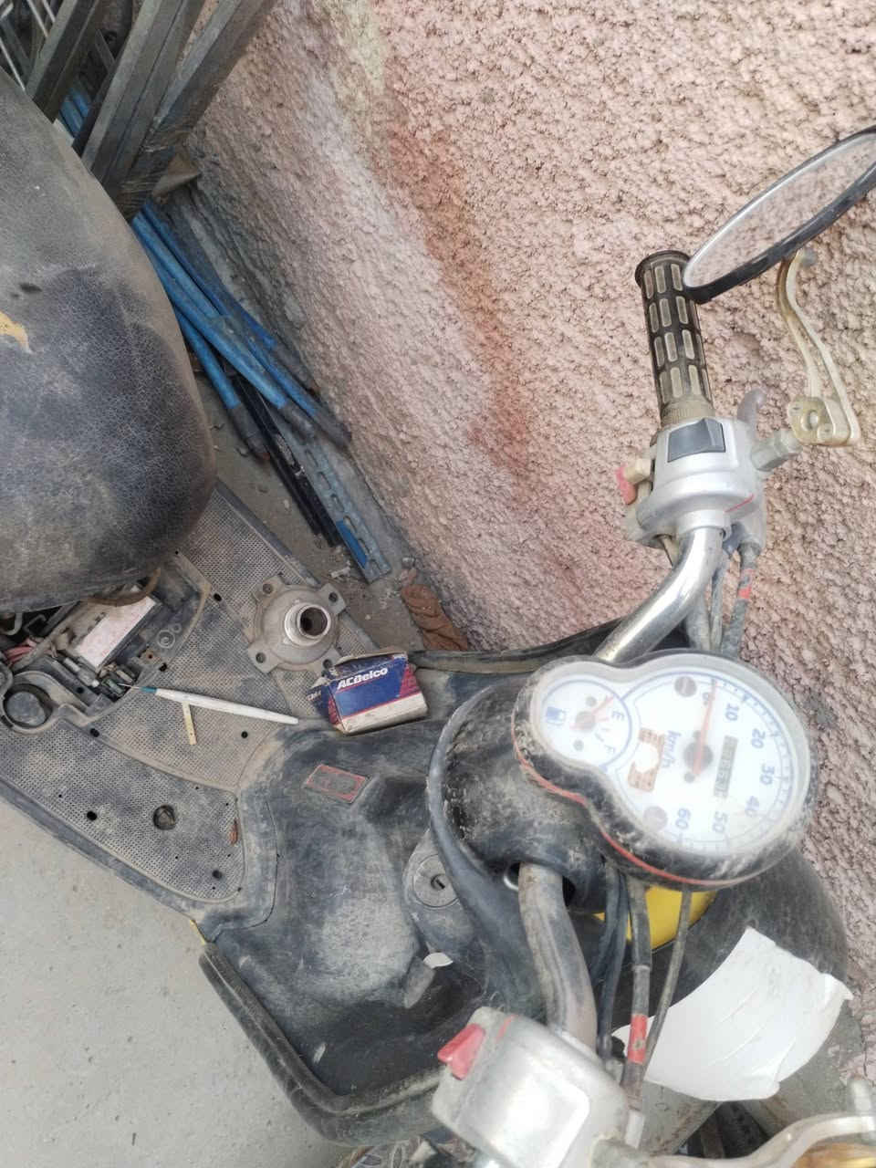 عبد الحليم حديث
عبد الحليم حديث
مكينه جديده بيها 
كابريتر مو نوزل بيها كابريتر ايراني 
ابيع على حطتها طافية ومتروكه
200 وبيها مجال قليل 
كهربائيات شغالة كلها
مكاني بغداد حي الجهاد
***********
متواجد واتس اب
