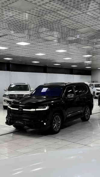 2023 LIMITED VX 
الف 33  KM لاندكروز VX ( ليمتد فول 
الفول ) 
مكفول كفاله عام من كلشي
‏‎سنة الصنع: 2023
‏‎بريم اصل داخل احمر 
كل غراض بلادي موجود
ماشييه  33 الف  كم 
‏‎المواصفات :
-المصابيح:  LED
-كاميرا  
-رادا أمامي خلفي جانبي
-نظام الصوت JBL
- محرك 6 سلندر 4000 
‏‎- فتحة سقف ( سلايد ) 
-٣ شاشات 
- شاشات ترفيه خلفية
‏‎- مقاعد جلد-تدفئة-تبريد
‏‎- مقاعد كهربائية 
- مقاعد امامية تبريد 
- ⁠تبريد وتدفئة امامي خلفي 
‏‎- بصمة الابواب 
‏‎- صندوق كهربائي
‏‎- مصابيح LED و زينون
-7 راكب 
-شحن واير ليس 
-حساس امامي خلفي 
‏‎- حجم العجلات 20 inch 
مكفول كفاله عام كلشي مابيها بل باكيت
تخم تاير دنلوب جديد 
مكفولة كفالة عامة من الدعامية إلى الدعامية
‏‎ بدون صبخ .بدون بارد  ،بدون رصعات ،بدون حتى شخط
‏‎دعاميات هم بدون صبغ ،رمل مابي ،لحية بدون صبخ ..بقية كلها 
بشرط

محرك كير بشرط مامفتوح
‏‎سيارة حيل نظيفة كلشي عل بلاد لوك
‏‎سنوية زنكة كلشي جديد مدفوع لـ2029
‏‎باسمي السنوية بشرط تحويل و خرامة 
‏‎سيارة مابيـها دينار مصرف كامل من كل نواحي

ومسويلها صيانة كامل بشركة ساز. 

رقم بغداد تحويل مباشر 

العنوان.بغداد الراشدية 

هاتف.  ***********
