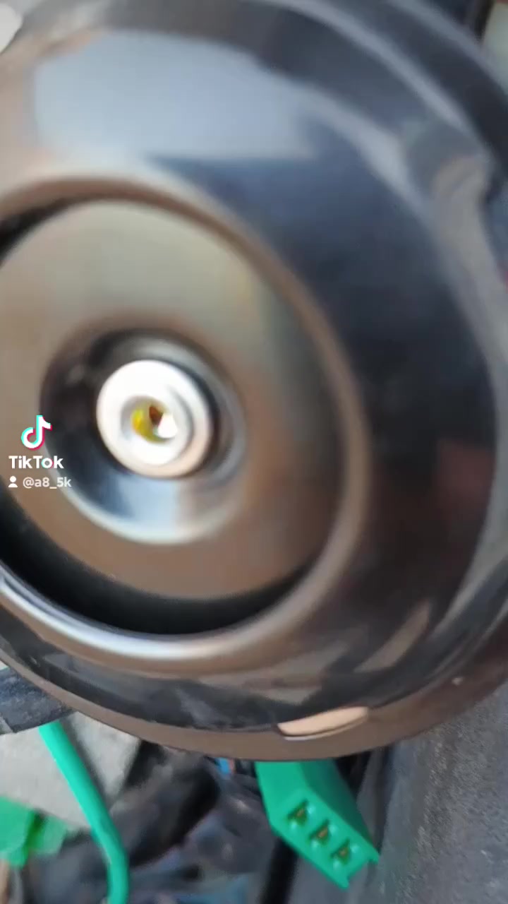 سلام عليكم دراجة حاوية لبيع سلف هندر كهربيات كلهة شغال عوزهة بس خيال مكاني نجف حي النداء رقمي ***********
