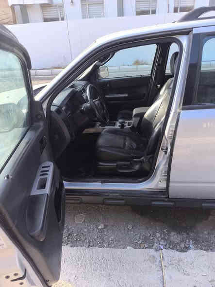 فۆرد ئیسکەیپ ٢٠١١
چوار پستۆنی تاک ئەسل                   فول مواسەفات
کوشن جڵد
کوشن کارەبایی
کوشن هیتەر
لیدی گێڕ
سڵاید
توڵی بیلادی سەقف
شەغال سویچ
دەبڵ تەبرید
ئاوێنە کارەبایی
جام کارەبا و زۆر مواسەفاتی جوانی دیکە
چوار تایەی لۆکی لەژێرە
سەنەوی تا مانگی ٦ ی  ٢٠٢٨  تازەیە.
سێ پارچەی بۆیاخە                       بۆ زانیاریی زیاتر *********** یان ***********                                 شوێن / شاری ڕانیە                      نرخی ١١٠ گەڵا و مامەڵە.
