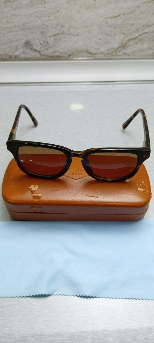 نظارة ماركة فوسيل
موديل نايك
عدسات: بوليكاربون

قياس: 51  

فلتر: بوليرايزد لحماية العين من أشعة فوق البنفسجية 

للاستفسار: واتس اب ***********
