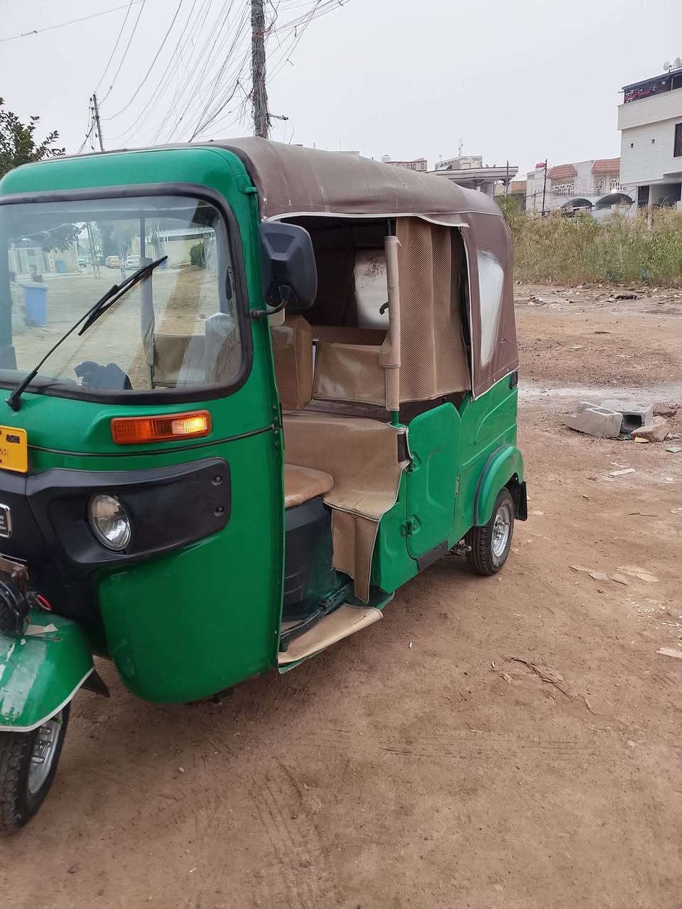 سلام عليكم تكتك البيع السعر 7600ملاين وبيه مجال تكتك نضيفه ما بيه اي شي بس ضربه بل تكمه ومعدله والباقي كفاله وخياسات معمره تكتك وراق مكاني ميسان حي المعلمين الجديد الفتح الاولى الرقم ***********
