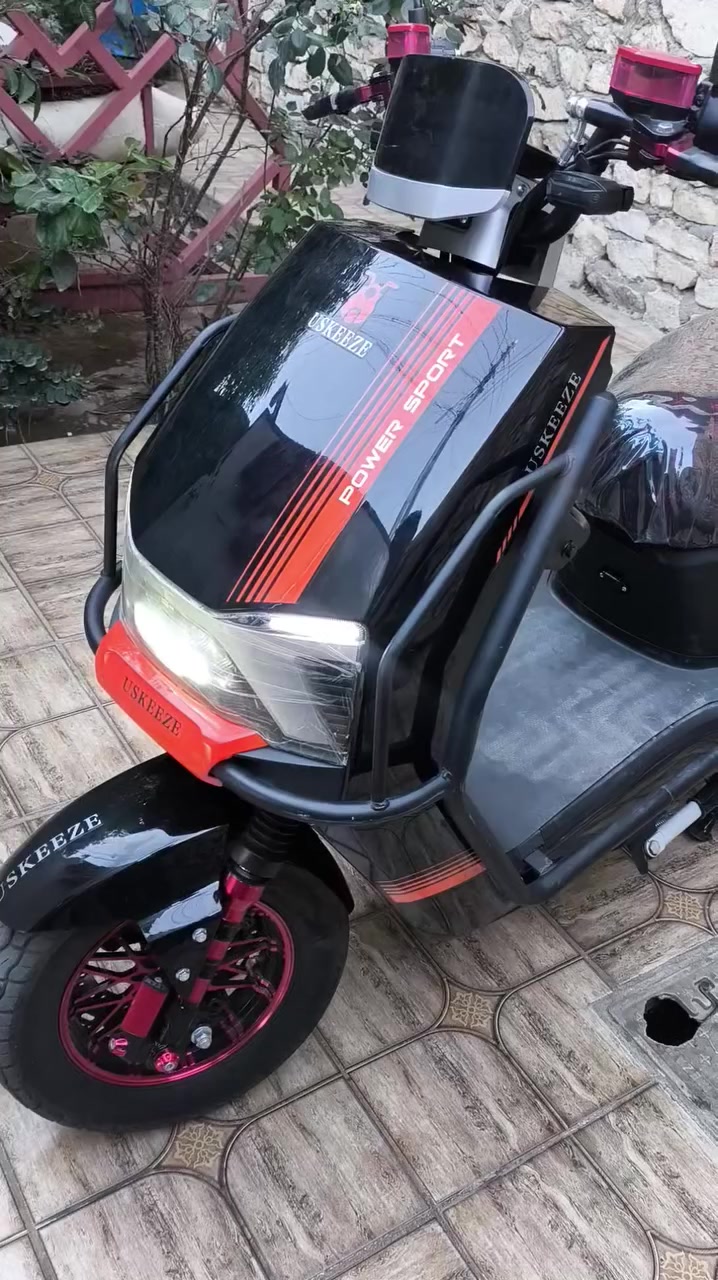 دراجه شحن نوع سيزوكي للبيع 
مستعملة 3اشهر بطاريات يقرن 10ونص
دراجه شغاله على الفحص نضيفه 
لون مميز سعر600مجاله قليل 
مكان الرمادي التأميم القاسية الثانية
للاستفسار ***********
