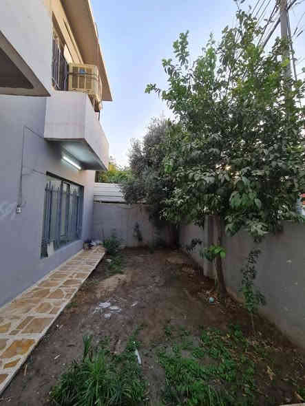 للأيجار الدار الطابق الارضي فقط🏠(المساحة220م)
الموقع الدار/حي البلديات قرب اعدادية حمص للبنات

غرفتين نوم وهول واستقبال واسعة ومطبخ وصحيات وحديقة وكراج 

(بدل ايجار الدار 450الف)

للأستفسار مراجعة مع مكتب الوطن للتجارة العقارات  
العنوان الموصل حي البلديات من جهة السكر قرب سانكو مول 

أو الاتصال على الارقام التالية 
كؤرك/*********** 
أسيا /***********
