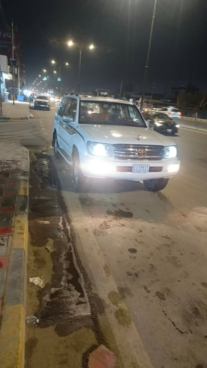 سلام عليكم الاندكروز مديل 2000محدثة 2007 دفع رباعي سيارة جاهزة وبعد احلى من صور بهواي سيارة مكفولة ما عدا جاملغ أمامي جهات سايق ومعدل على سيارة هواي سيارة غاز وبنزين دبل تنكي سيارة أحلى من صور هواي وجاهزة من كلشي ما ناقصة شي وشرط فحص وين ما تريد تعال افحص سيارة بسمي رقم بغداد سعر 145 ورقة وبيها مجال 
رقم صاحب سيارة ***********
مكان سيارة في النجف
