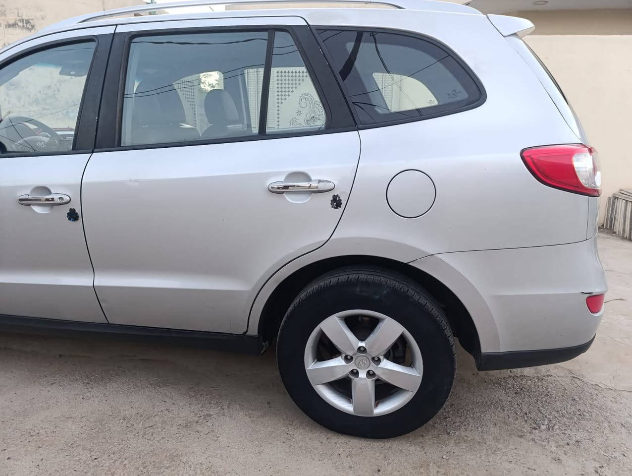 سنتافي موديل 2011 /بلاد بانزين محرك 6سلندر/2700 بلادي شرط ✔️
ادوات ادوات ادوات
تخم بالكارتون 💯
حداديه 100
 بانزين بلادي  👍 بشرط  بلكارتون ⚜️

شغل درجة اولى 
✺دخول جديد مشي قليل 
✺متومة رقم دولي شرط الحاسبة  طبق لاصل 💯
✺تبريد ثلج ❄️
✺تحكم ستيرن جهتين 
✺مانع انزلاق 
✺السيارة جاهزة وبدون اي نقص كاملة على 24 حباية مال جناي
 تستلم بدون اي نقص 
✺سيارة احلى من الصور 
وشغلها مضبوط 
✺كير مكينة تبريد تدفئة حدادية دواخل كهربائيات كلشي جاهز 
✺مكان السياره (ديالى)
✺السعر 63وبيه مجال حق الجيه 
للاستفسار الاتصال على الرقم  (***********)
