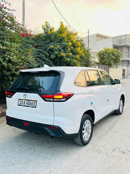 سلام عليكم للبيع تيوتا انوفا مديل 24  وارد خليجي هايبرت ماشيه  38 بسمي بدون حادث صبغ عام اثر ستيكرات على وضع شركه محرك 2700 بصمه تبريد 3 قطع 7 راكب سياره جديده السعر  230 للتواصل ***********  بيع او مراوس حسب القناعه حلة
