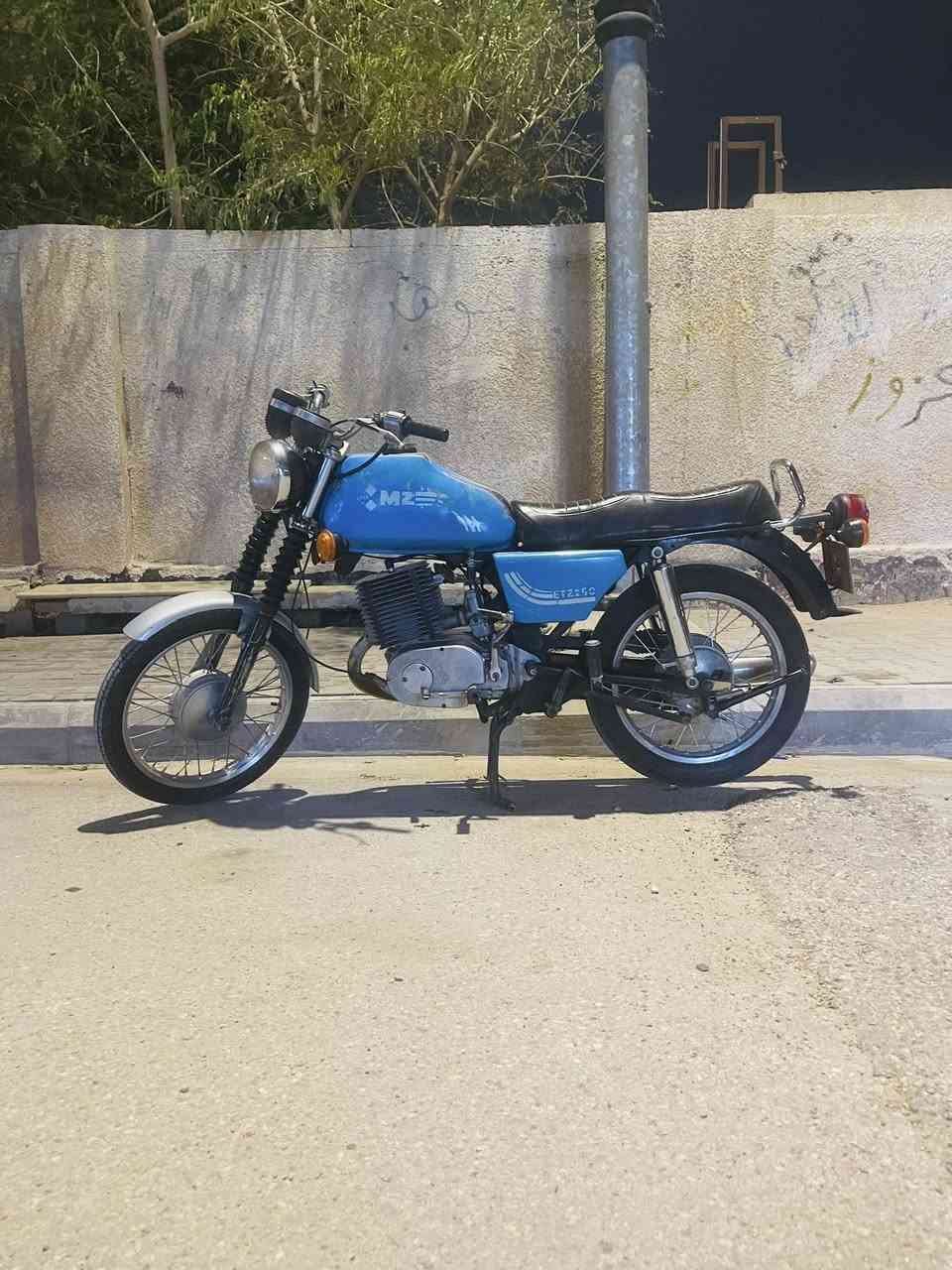 اسلام عليكم 
 82MZ للبيع رقم وسنويه تحويل ثاني يوم 
كصه ثانيه ع فتح. قطره لحيم مابيهه كشرهه ع بلاد مامصبوغ 
كامله كلشي ماعايزه ناريتهه ماكنيت مال قنبوره 
مكاني كوت هاذ رقمي ***********
