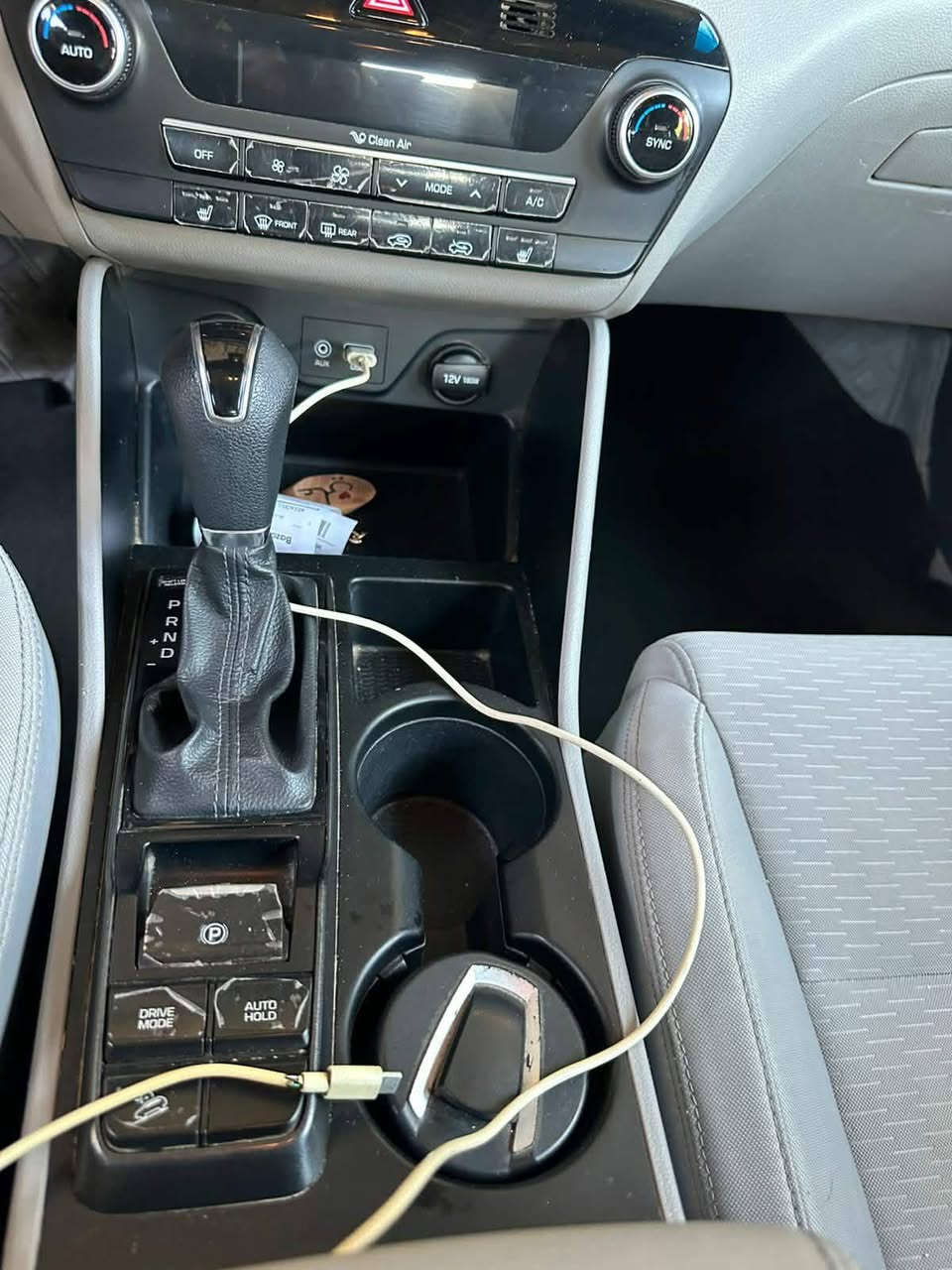 سلام عليكم البيع توسان موديل 19رقم ديالى محرك 2400 وارد امريكي سياره جديده بمعنه الكلمه سياره بسمي تحويل ثاني يوم الاتصال ***********
