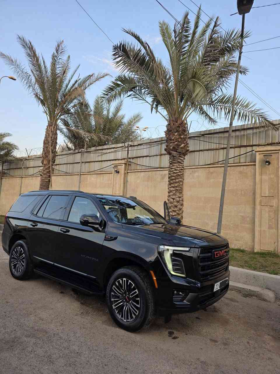 GMC elevation 2025 وكالة المنصور 
رقم بغداد مميز تحويل مباشر بأسمي .الاضافات بيها درع جامه اماميه 
تغليف ppf ضمان ١٠ سنوات 
داخل السيارة ايضا مغلف كامل 
كت كامل للسيارة بلاك اديشن اسود وكاله ضمان 
اغراض السيارة كامل بدون استخدام 
مكان السيارة  بغداد الاعظمية *********** 
السعر 660 ورقة 
**علماً انه الزيرو ٦٤٥ بدون رقم
