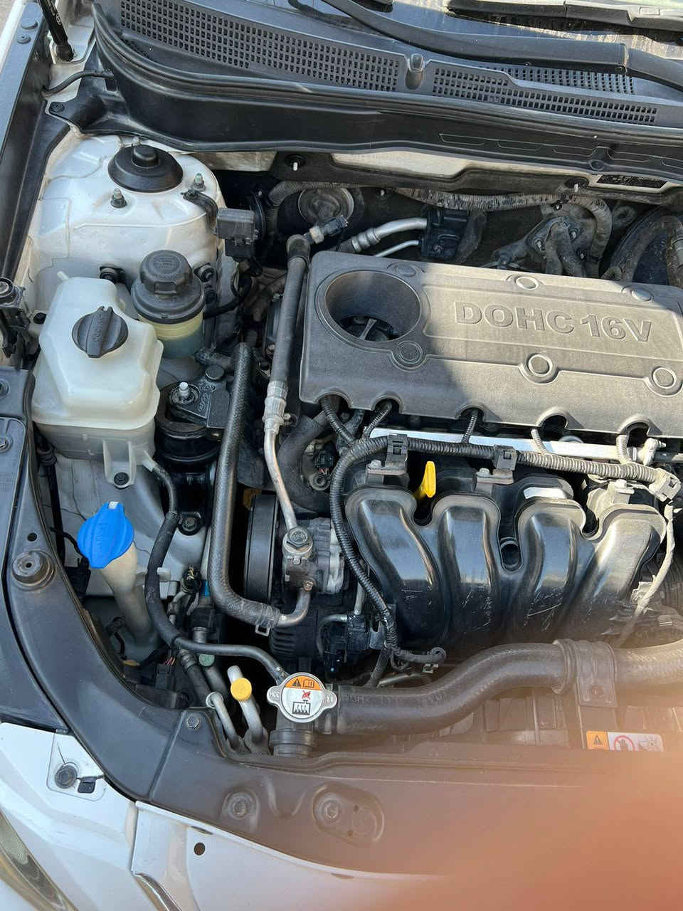 سلام عليكم سوناتا للبيع خليجي موديل 2012 سياره مقفوله كلهه ع وظع الشركه  بسمي تحويل ثاني يوم  مكاني بغداد المدائن  السعر 125 لاستفسار اتصال ع رقم ***********
