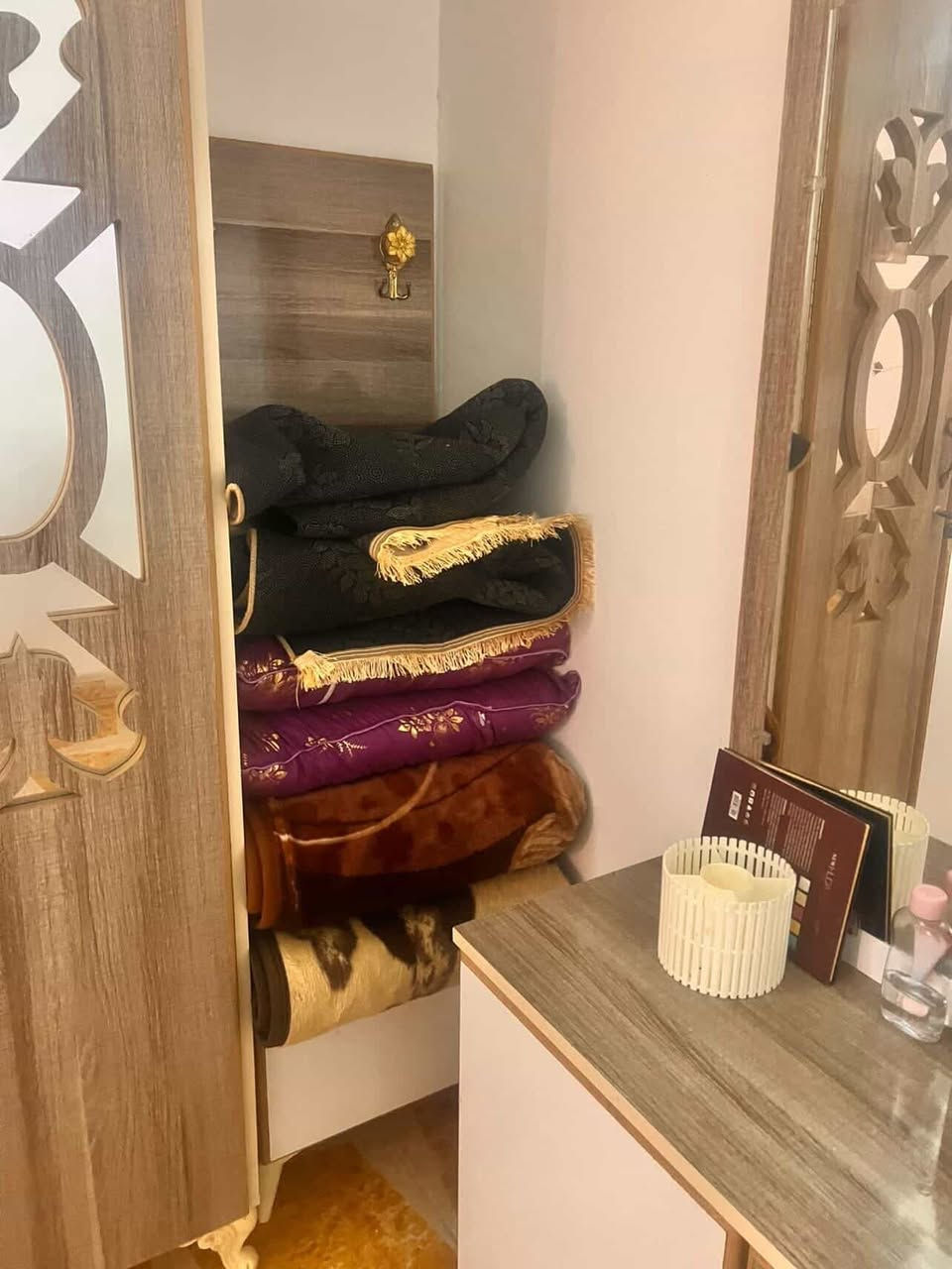 السلام عليكم غرفة نظيفة قطع عدد ٦ 
السعر ٣٠٠ الف وبيها مجال مع فراش نفرين


**إذا كنت صاحب هذا الإعلان وتريد حذفه لأي سبب، رجاءا أرسل رسالة إلى الدعم الفني**