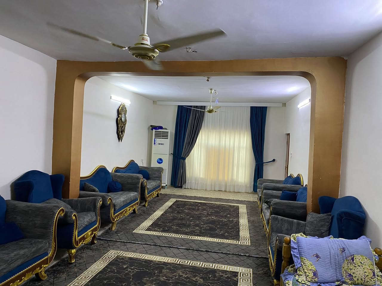 📢اعلان رقم (17)

✅عليكم السلام    مساحه 600 متر
✅ بيت بيهه مساحه بيت مبني 225 
✅ عدك بصفه بيت كاعد تكدر تبنيهن وكبال البيت  حديقه 
✅مساحه 200  بيت بي 5 غرف   وستقبال 10/5 وحمام خارجي وداخل البيت
***********📞
