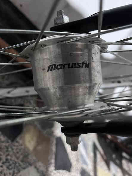 بايسكل بالة ياباني للبيع
شركة maruishi اليابانية
نوع APASCH 
حجم 27 
حساس امامي من شركة maruishi 
بايدرات اصلية maruishi 
جاملغات امامية و خلفية 
ستاند جانبي 
مكان تكدر تخلي بيه سلة إذا تحب تشد له 
كير 6 سرعات
جوب جديد 
صينية اصلية maruishi 
اربع ملصقات بلادية يابانية + تحذيرات تدل على ان البايسكل مسجل باليابان 
مستخدم بالعراق قليل
السعر 160 الف 
الشراي يتفضل *********** 
مكاني الكرادة
