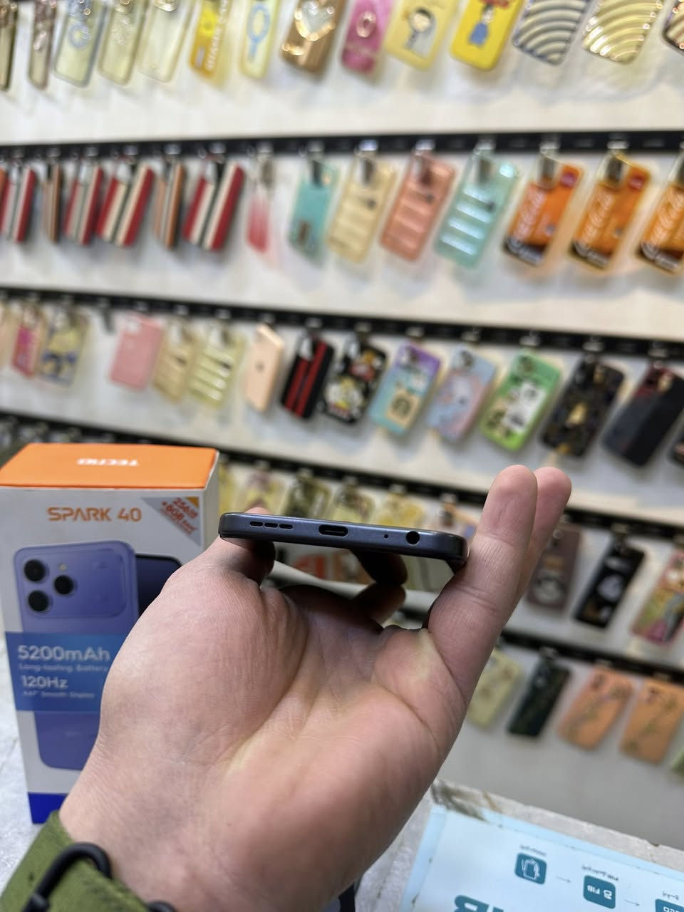 بسم الله الرحمن الرحيم 
.
جهاز تكنو سبارك 40 
.
الذاكرة 256G  / الرام 4+4 =8G
.
الجهاز مستخدم أيام جديد جلخ ما بي 
.
واتساب ***********
.
العنوان / موصل حي سومر قوب مول سومر
