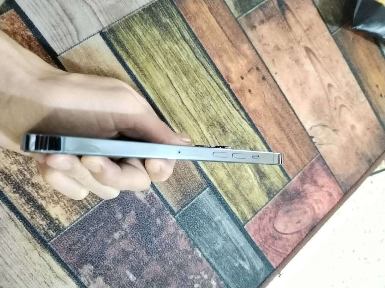 ايفون ١٣ ابرو ماكس بطاريه ٩٠ ذاكره ٢٥٦ شرق اوسط مامفتوح ولا داخل صيانه مكان حله دبله***********
