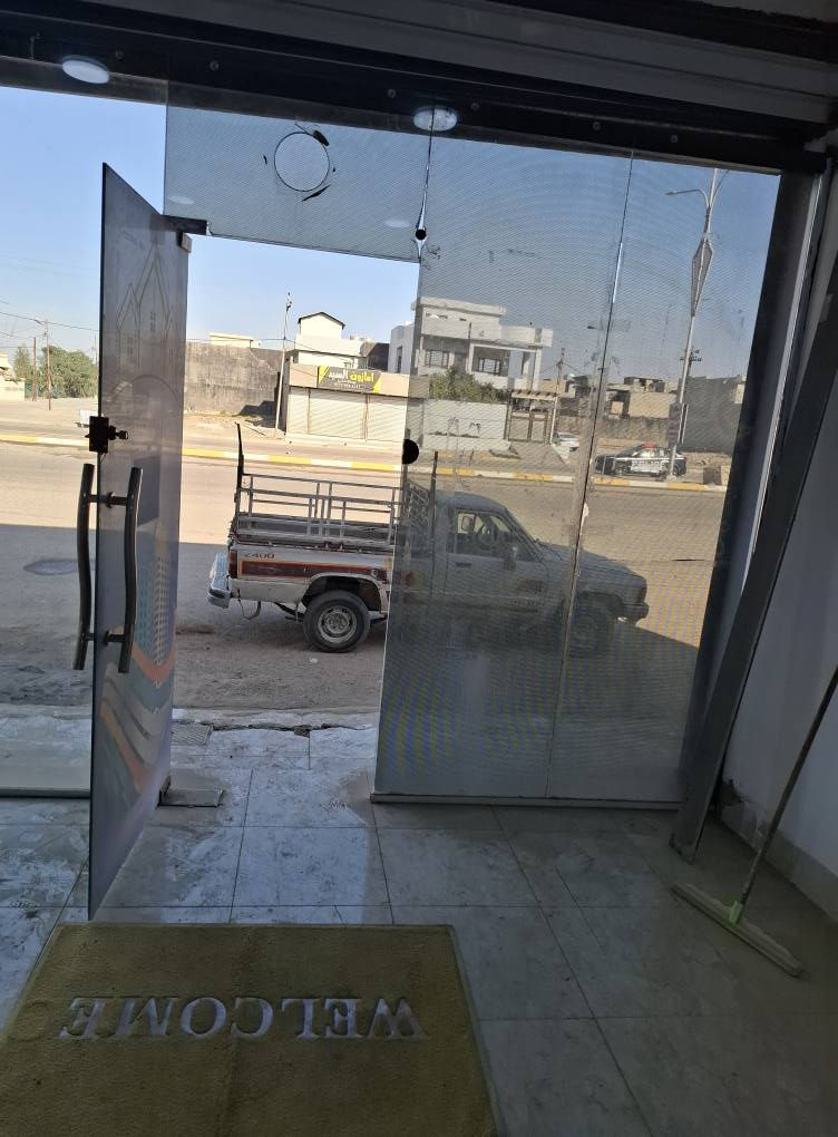 جم خانه  للبيع  نضيفه 
ارتفاع   ٢٧٠    👈مترين و ٧٠  س
عرض  ٤٧٣    👈  اربعه متر و ٧٣ س   
موقع في  سايدين كوباني 

السعر   ٢٥٠  الف  

  *********** كركوك, العراق
