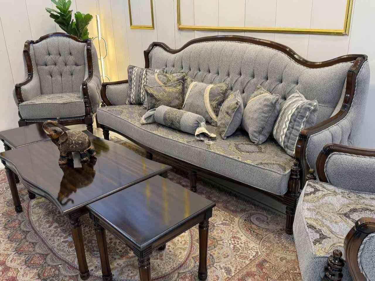 افخم الاطخم التركيه  🇹🇷🇹🇷  المستورده 
ملاحظه 
 حفر زان يدوي فخم جداً😍 )
خشب تركي زان اصلي 🪵 
قماش درجة اولى ارقى انواع الاقمشه ✨✨
10مقاعد (قنفتين+4كراسي)
مع  طبله كبيره وطبلتين مربعات  ..
للحجز والاستفسار مراسلة الصفحه او الرقم 📞📞
***********
العنوان
ديالى الخالص ناحية هبهب 
يوجد لدينا خدمة توصيل كافة محافظات العراق
