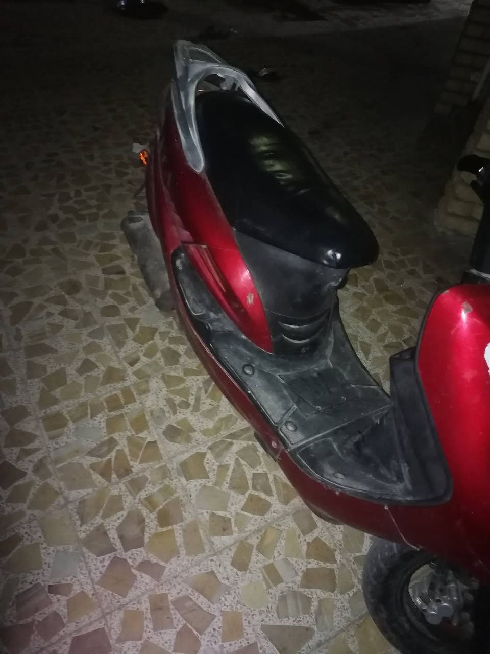 سلام عليكم دراجه سيام نضيفه سلف نكره وحده كهربائيات كلهن شغالات باتري جديد دراجه بيها شلعه بسرعه كلشي كامل بيها ولدراجه مفتوحه السعر ٣٢٥ التواصل خاص واذا يعجبك دك على رقمي ***********
