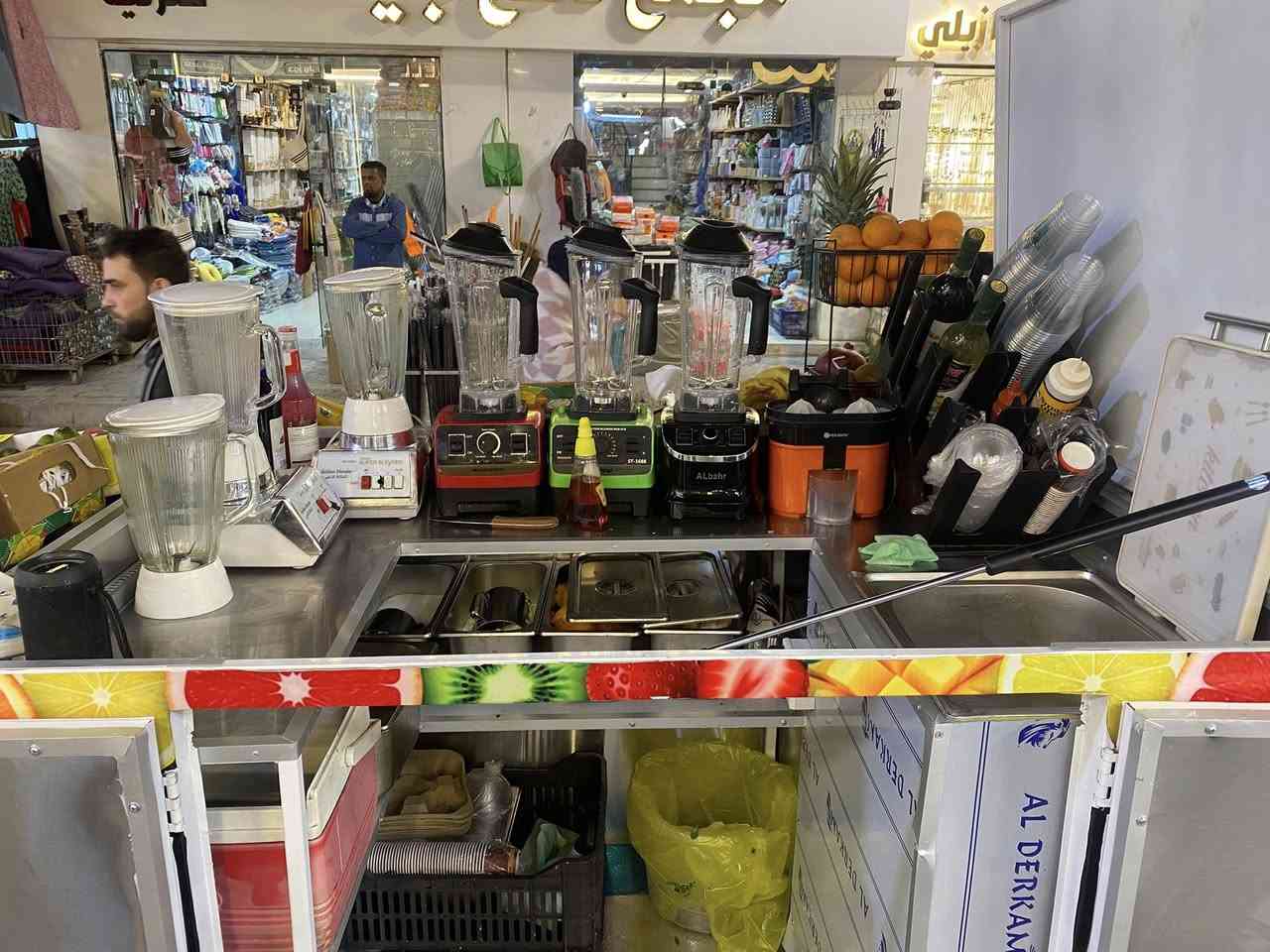 ستوته شحن موديل ٢٠٢٥ تحتوي على رفوف للخلاطات تانكي مي سنك كهربائيات جاهزه للشغل سبب البيع اسباب خاصه ***********
