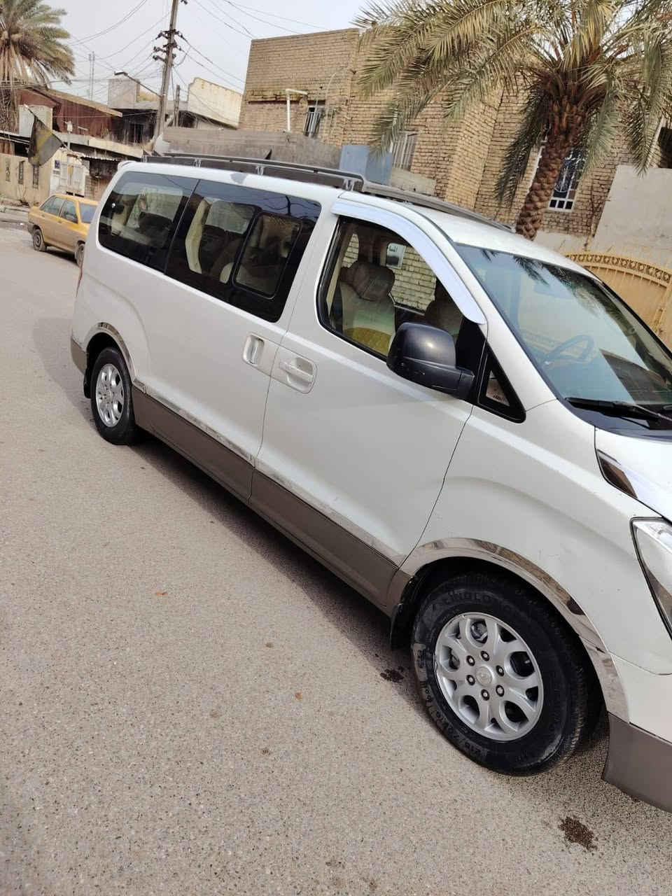 سلام عليكم ستاركس موديل ٢٠٠٩ مكينة وكير وكسن مكفولات مكفولة من صبغ رقم ديالي *********** مكان سيارة بغداد
