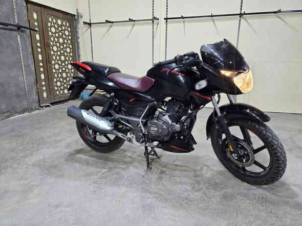 بولسر 150 موديل ٢٠٢٢ اوراقها كامله بدون رقم 
شراي يراسلني واتساب ***********
