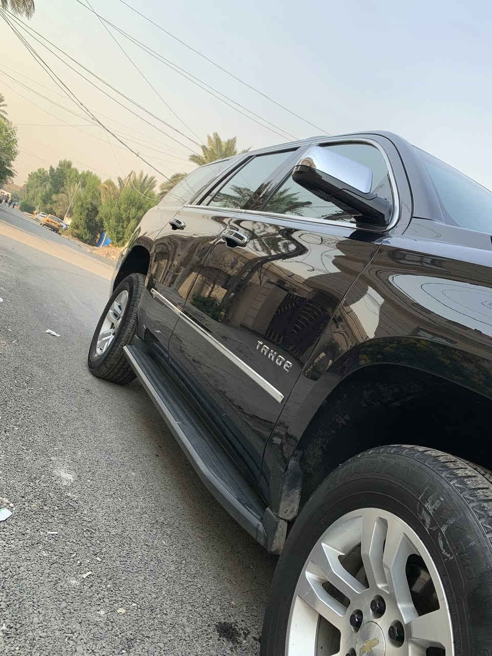 السلام عليكم
تاهو موديل 2019 LT  كلين تايتل بدون صبغ شرط 
فول مواصفات عدا البصمه 
فتحه كشنات جلد تدفئة كشنات 
شاشه كليره قاصه 
صندوك كهربائي 
سياره نضيفه كلش 
بيها بارد باب السايق وبيها طخه ب صندوك ع وضعها ممعدلها 
اخوان السيارة  كلش حلوه ونضيفه 
رقم اربيل باسمي تحويل ثاني يوم 
مكان بغداد الدورة 
الاتصال ***********
