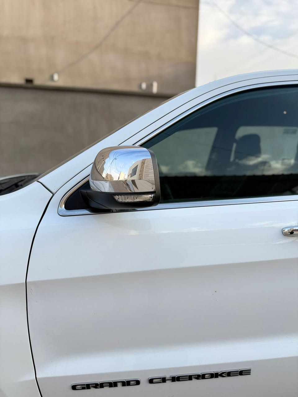 جيب كراند شيروكي
وارد امريكي
موديل ٢٠١٨
رقم بغداد
بدون فتحه
كشن جلد كهرباء تدفئه تبريد
المرايه نقطه عمياء وهيتر
الصندوك كهرباء
صبغ ٣ قطع 
بدون شاصي او لغد

السعر ١٩٨٠٠ دولار

***********
