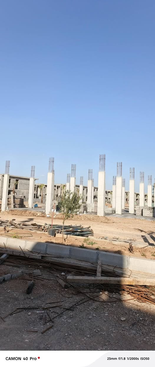 ‏olive city 🌆 
🔹امتلك فيلا احلامك واستثمر معنا
 بمقدمة 3 دفاتر و70 ورقة وبأقسام مريحة بعد الإستلام 🏢🔑
▫️مساحة 250م 
▫️نظام تدفئة مركزيه 
▫️نظام تبريد مركزي 
▫️واجهة عازل فيلين 
🔹لمعرفة جميع التفاصيل تواصلوا معنا 
***********
🔹🔹🔹🔹🔹🔹🔹
ئۆلیڤ سیتی 🌆

خاوەنی ڤێلای خەونەکانت بە و لەگەڵ ئێمە وەبەرهێنان بکە!

بە پارەی پێشەکی بە بڕی ٣٧٠ هەزار دیناری عێراقی و شوقەی ئارام لە دوای داگیرکردن. 🏢🔑

▫️ڕووبەری: 250 مەتر چوارگۆشە
▫️گەرمکەرەوەی ناوەندی
▫️ساردکردنەوەی ناوەندی
▫️ڕووبەری ڤینێل ئیزۆل کراو

بۆ هەموو وردەکارییەکان پەیوەندیمان پێوە بکەن.
***********
